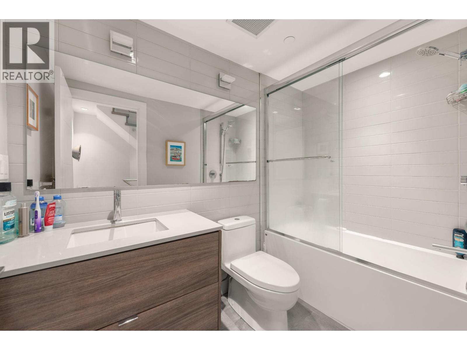 147 ST. PATRICKS AVENUE, North Vancouver