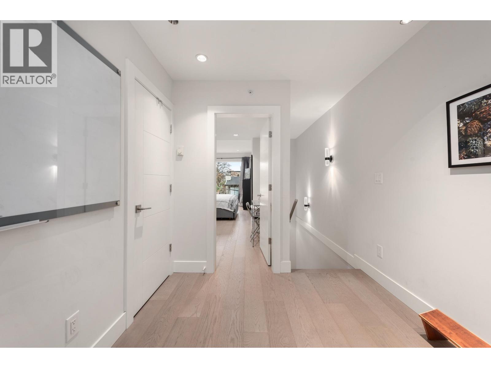 147 ST. PATRICKS AVENUE, North Vancouver