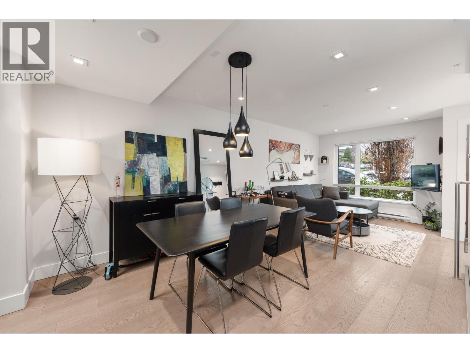 147 ST. PATRICKS AVENUE, North Vancouver