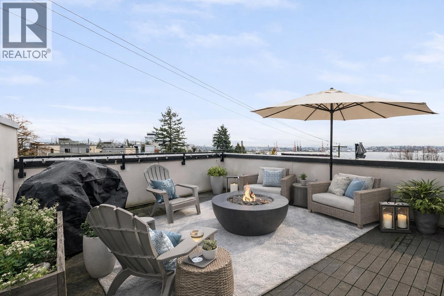 147 ST. PATRICKS AVENUE, North Vancouver