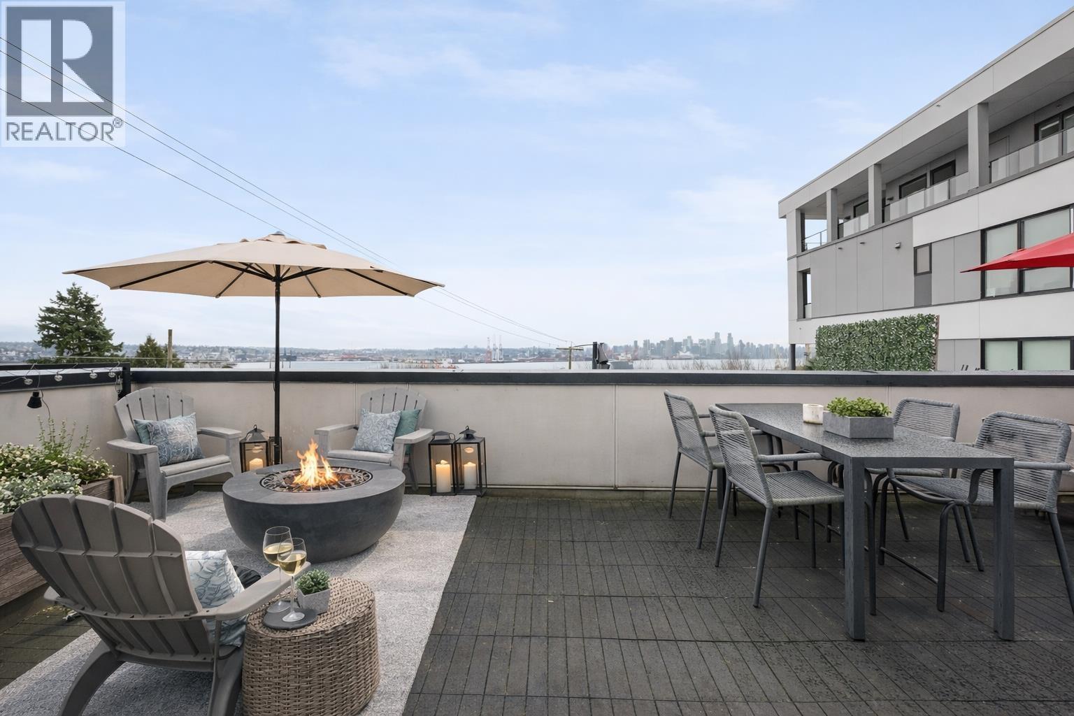 147 ST. PATRICKS AVENUE, North Vancouver