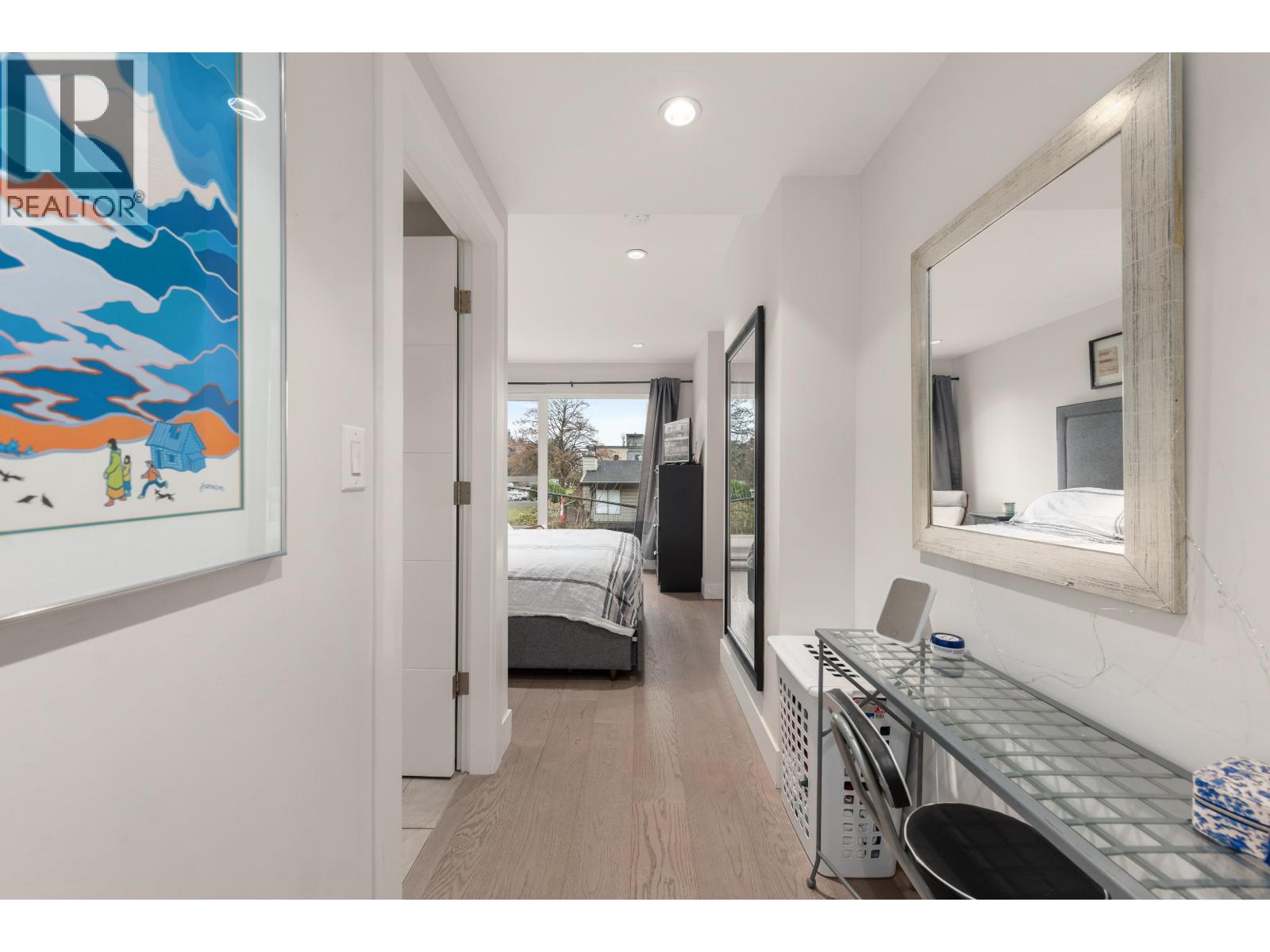147 ST. PATRICKS AVENUE, North Vancouver