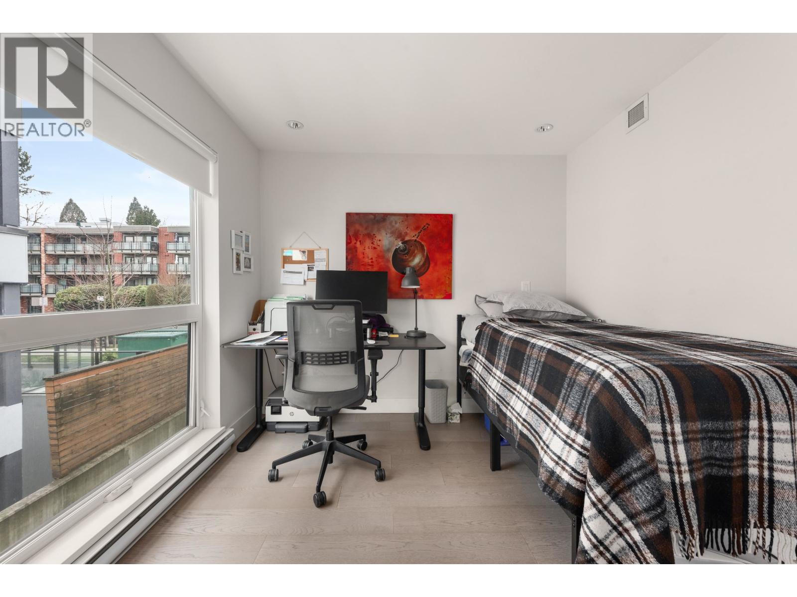 147 ST. PATRICKS AVENUE, North Vancouver