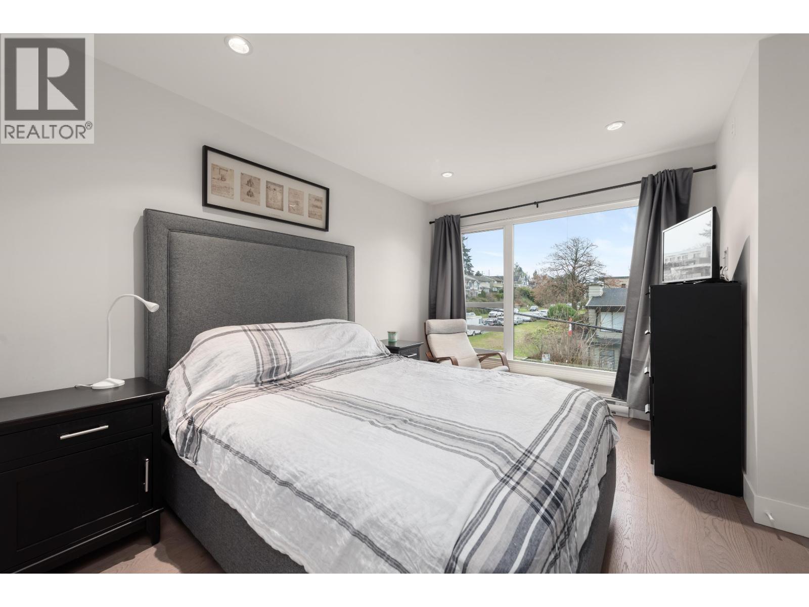 147 ST. PATRICKS AVENUE, North Vancouver