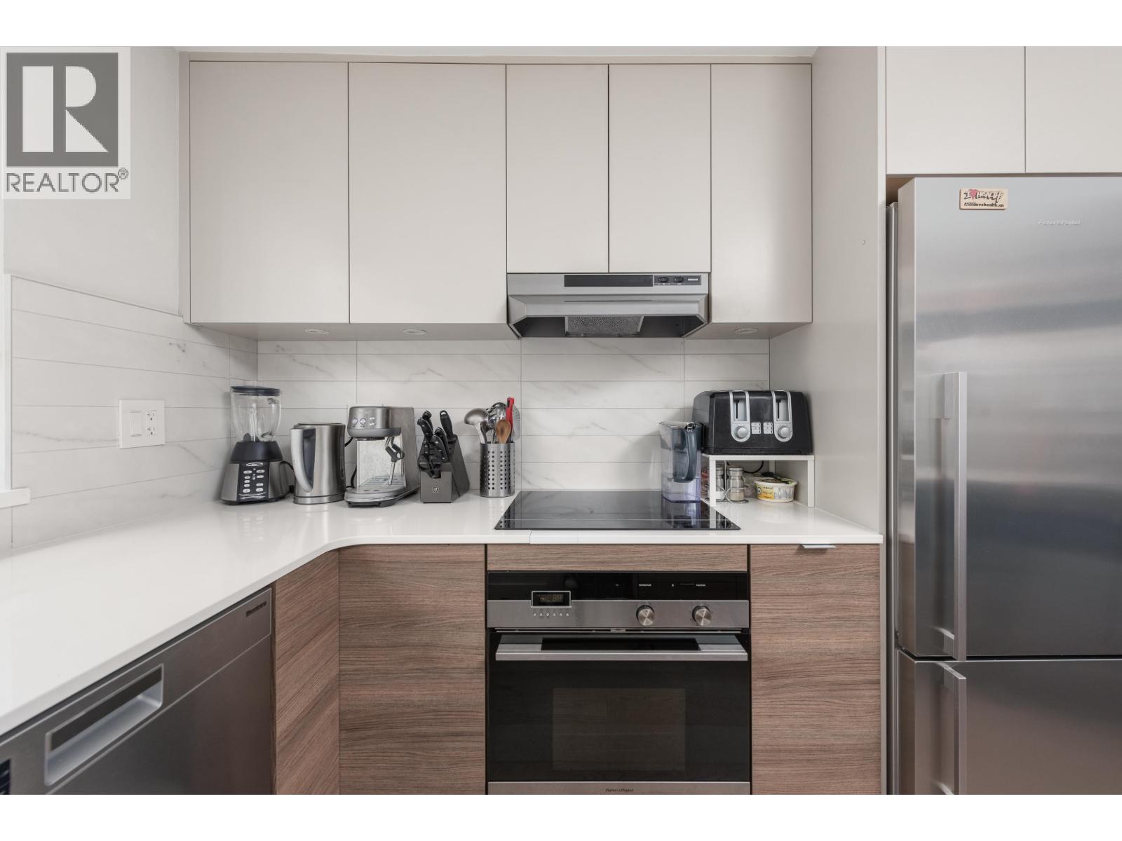147 ST. PATRICKS AVENUE, North Vancouver