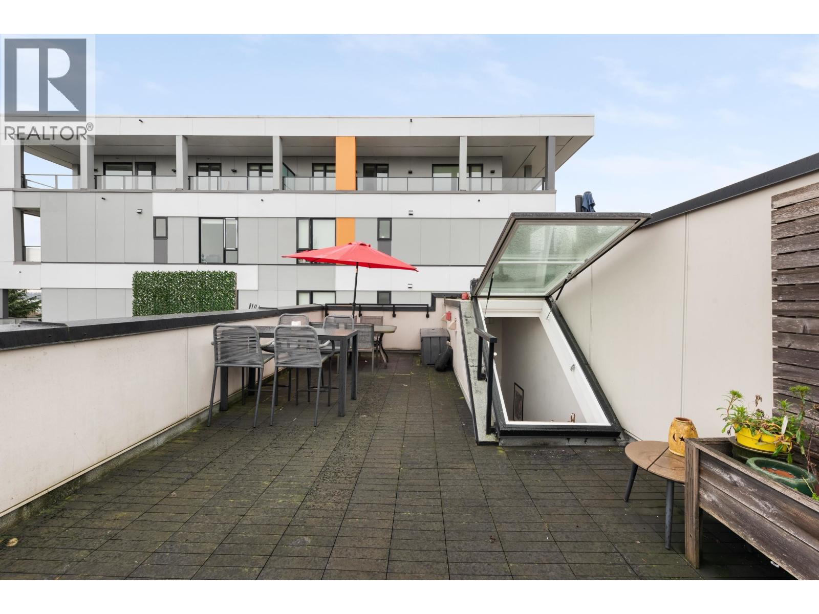 147 ST. PATRICKS AVENUE, North Vancouver