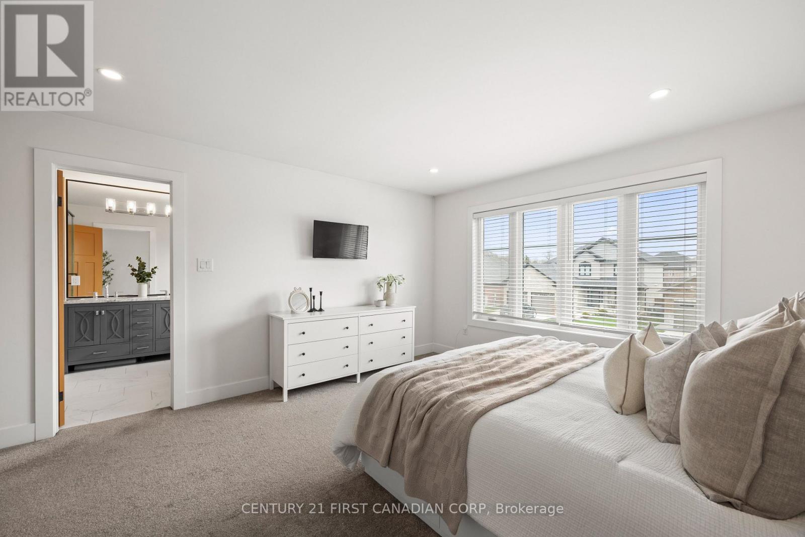 10 BEATY LANE Property Photo