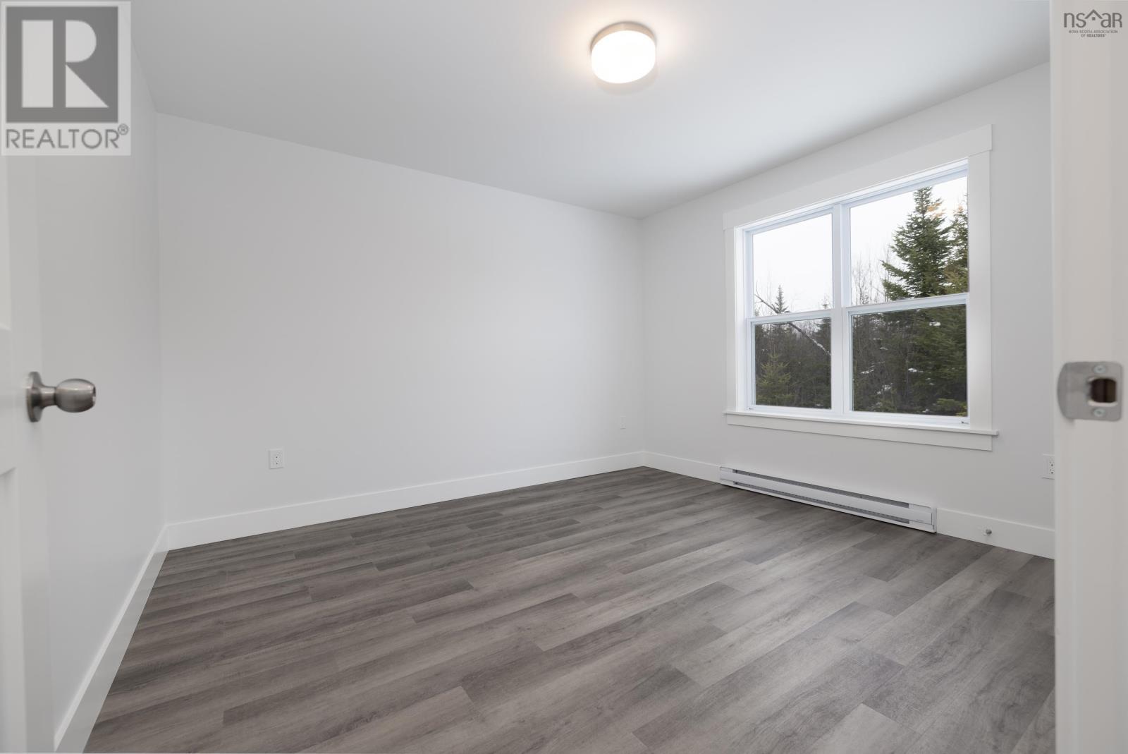47 THERESA COURT - 18
