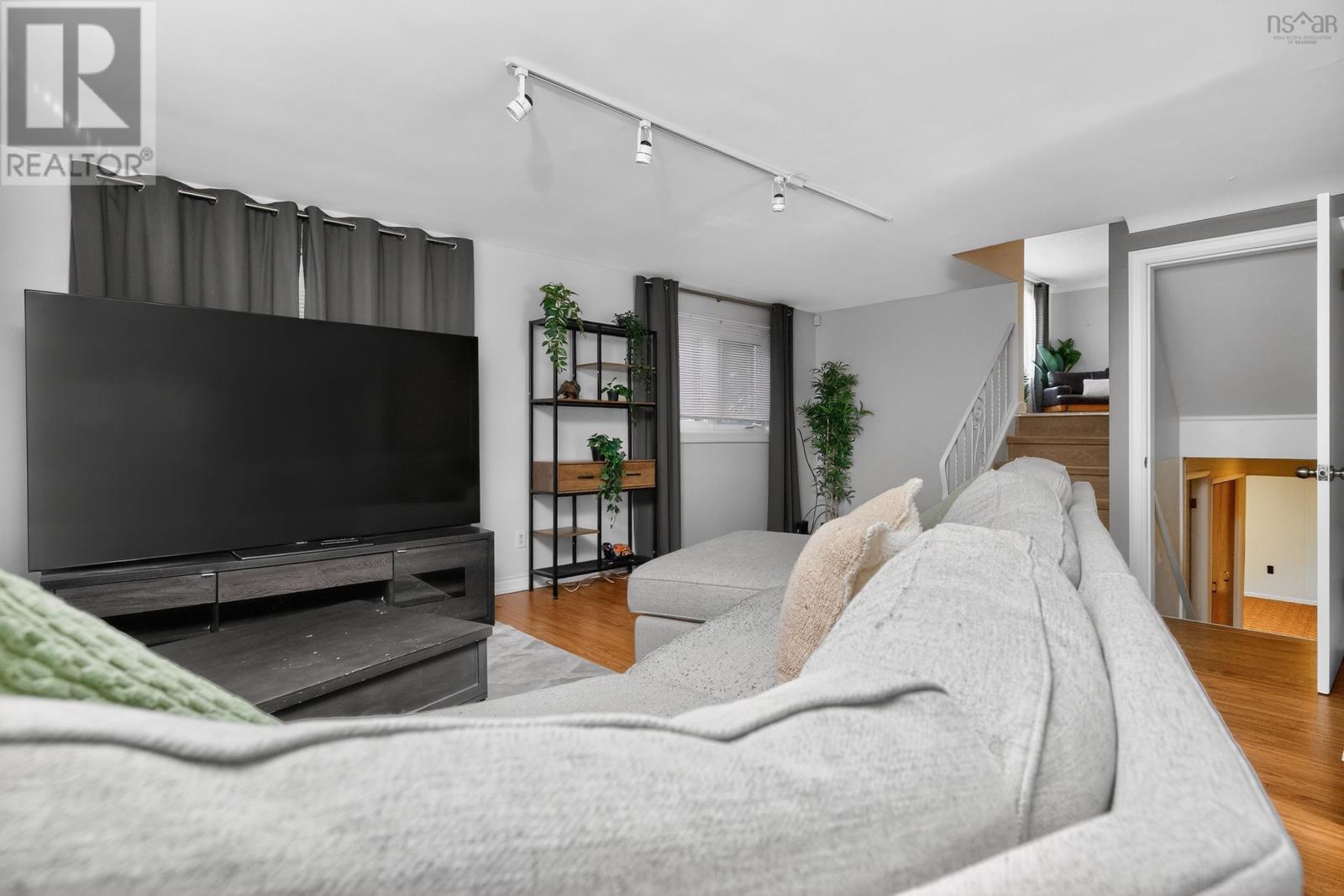 Property 17 of 50 of 37 Lawnsdale Drive