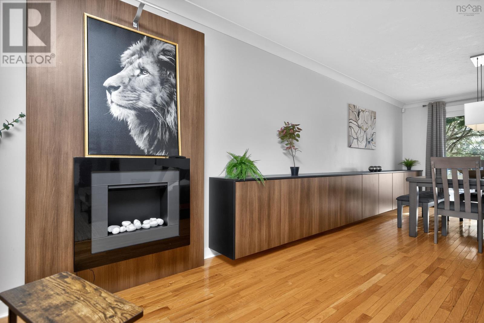 37 LAWNSDALE DRIVE - 7