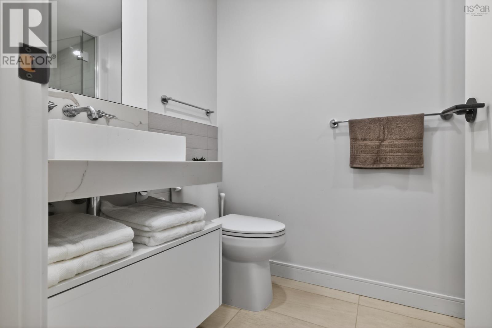 Property 23 of 51 of 1601 1650 Granville Street