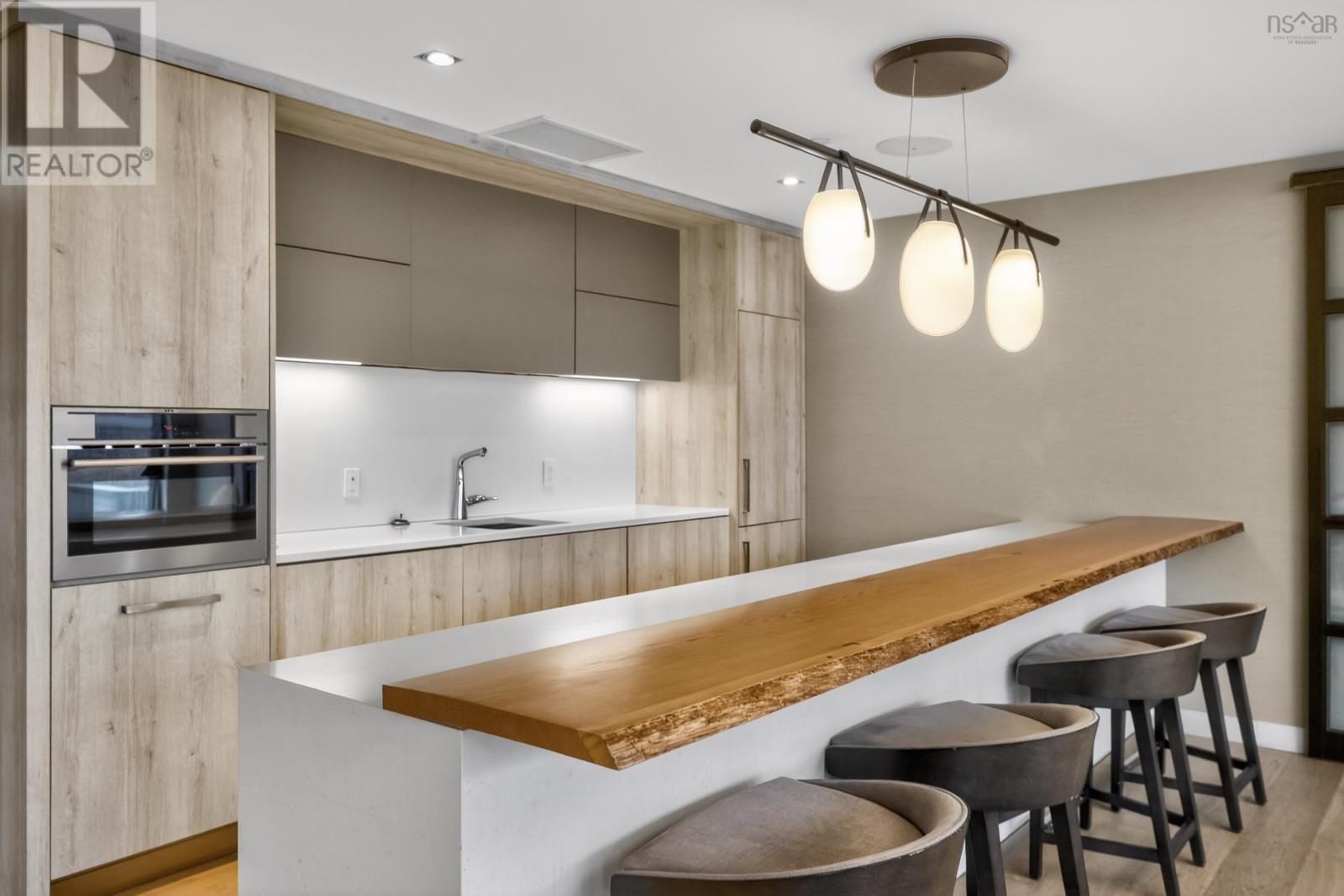 Property 34 of 51 of 1601 1650 Granville Street