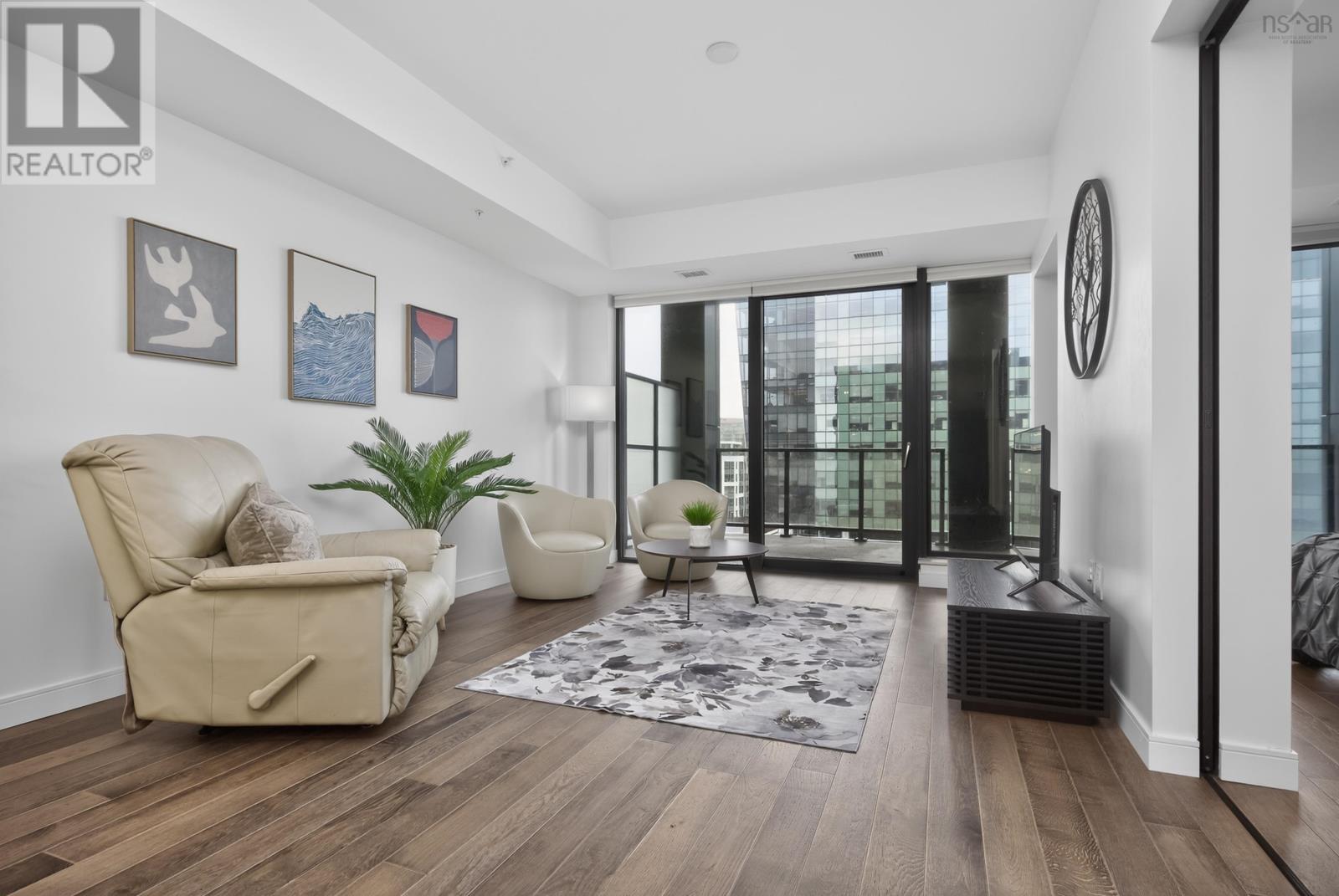 Property 5 of 51 of 1601 1650 Granville Street