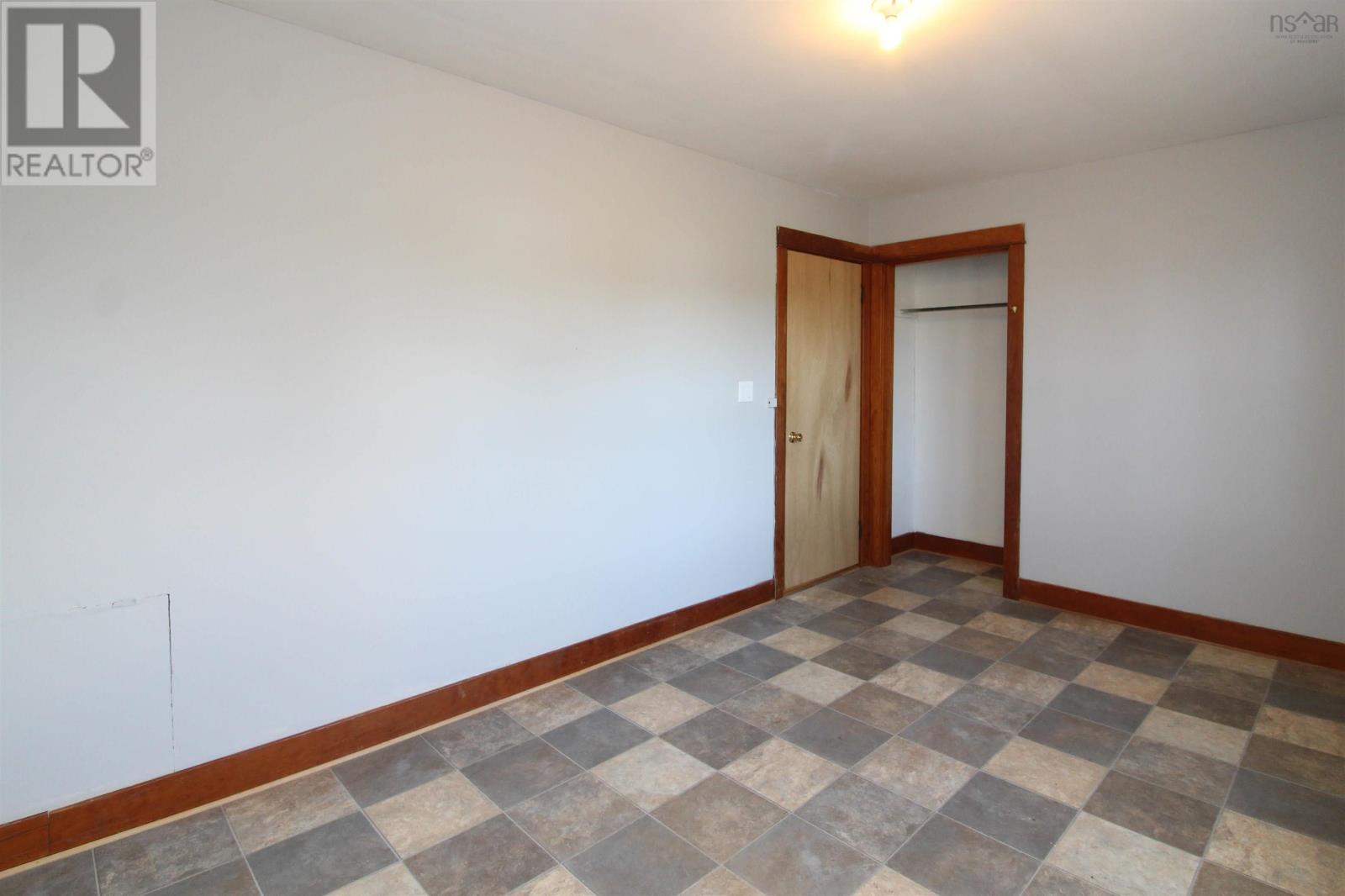 Property 24 of 33 of 23 Kent Road