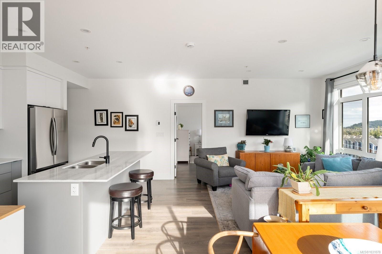 #402 1110 SAMAR CRES - 6