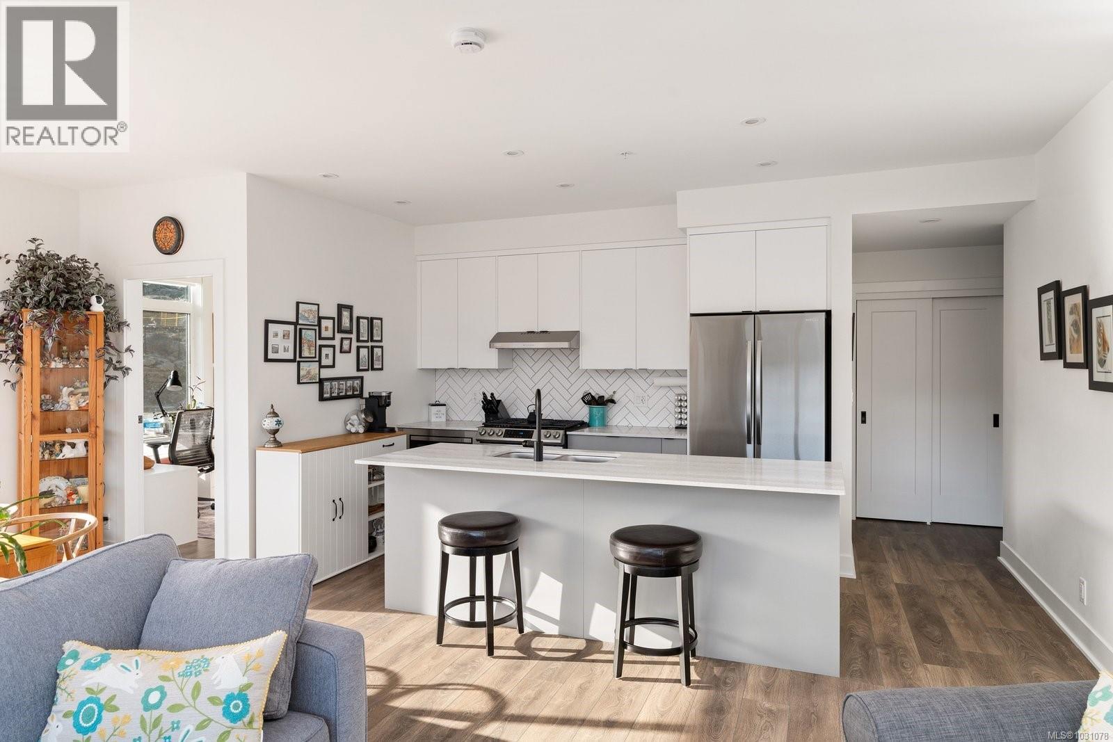 #402 1110 SAMAR CRES - 9