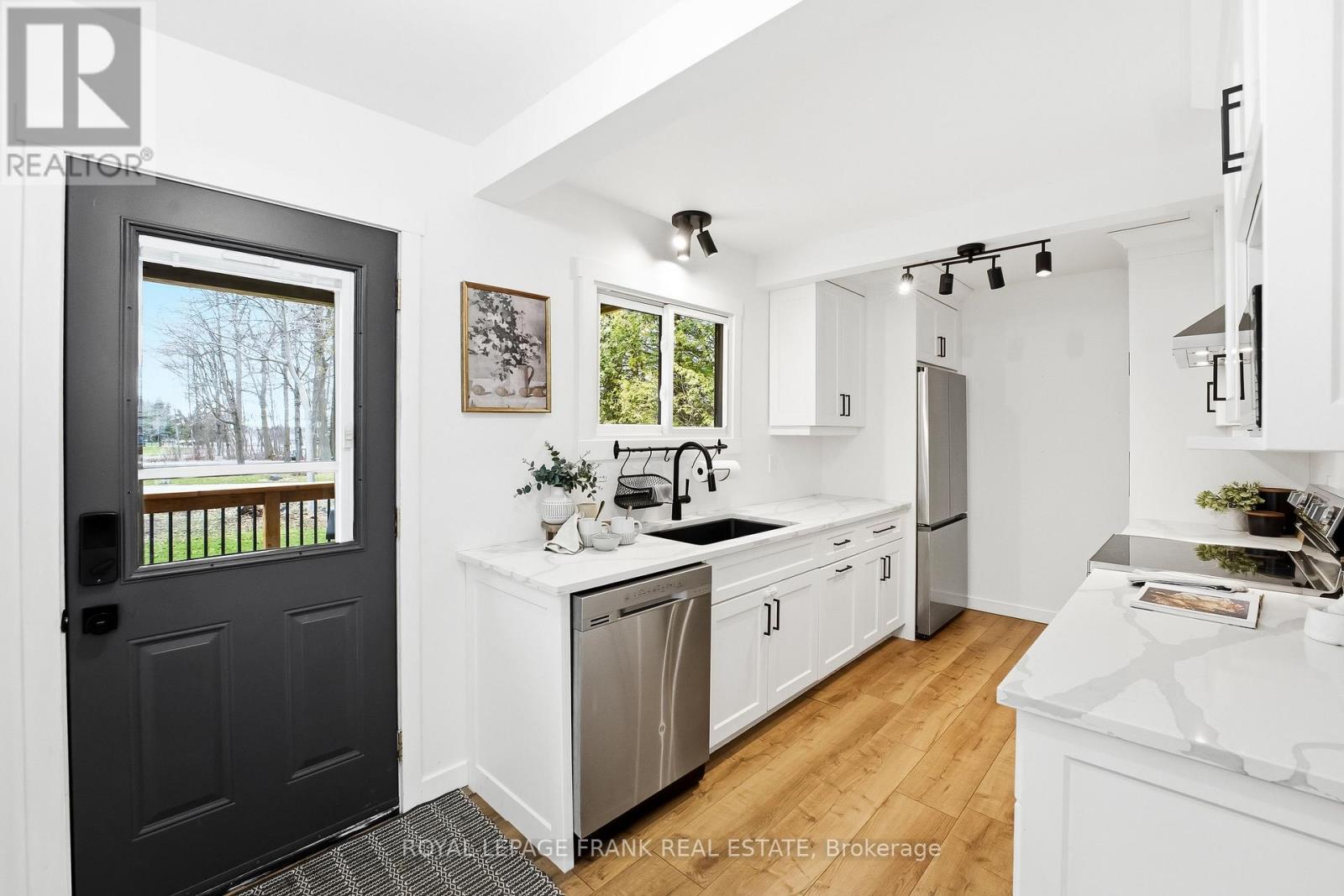 12 SHELLEY DRIVE - 20