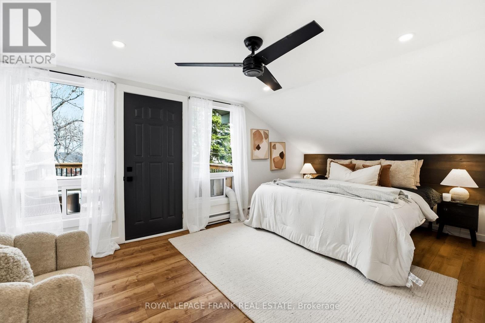 12 SHELLEY DRIVE - 32
