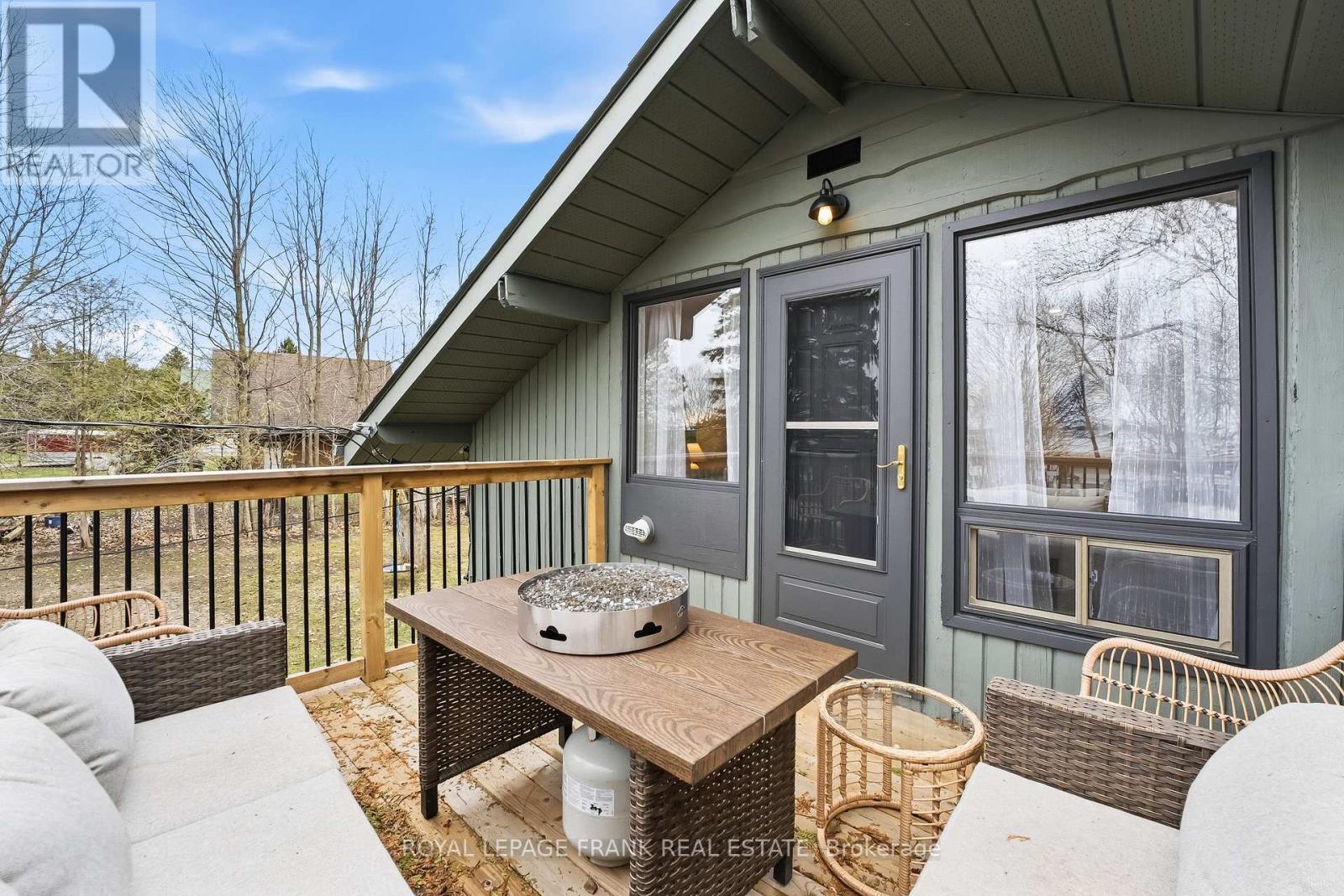12 SHELLEY DRIVE - 36