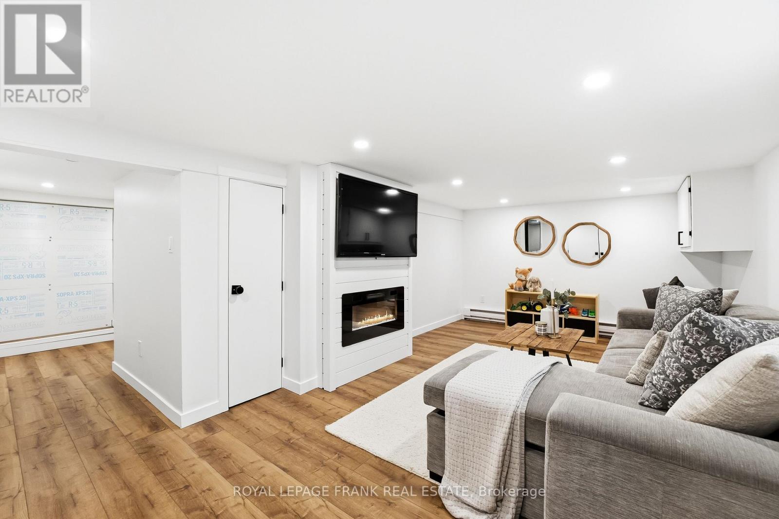 12 SHELLEY DRIVE - 37