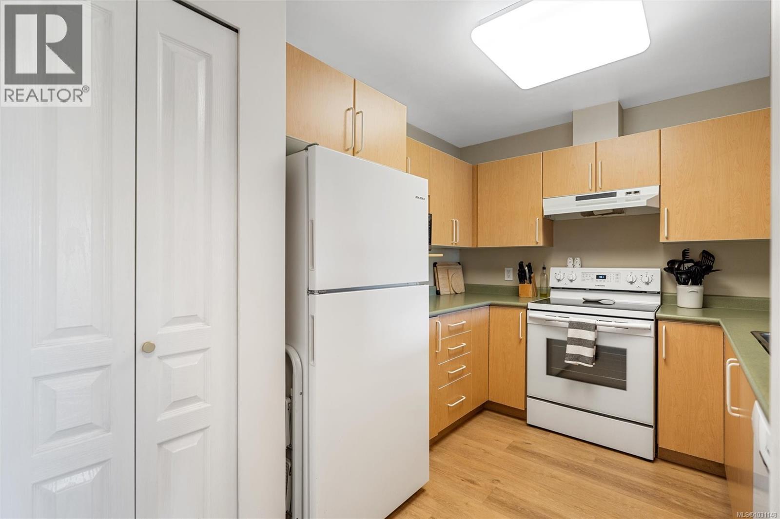 #210 799 BLACKBERRY RD - 8