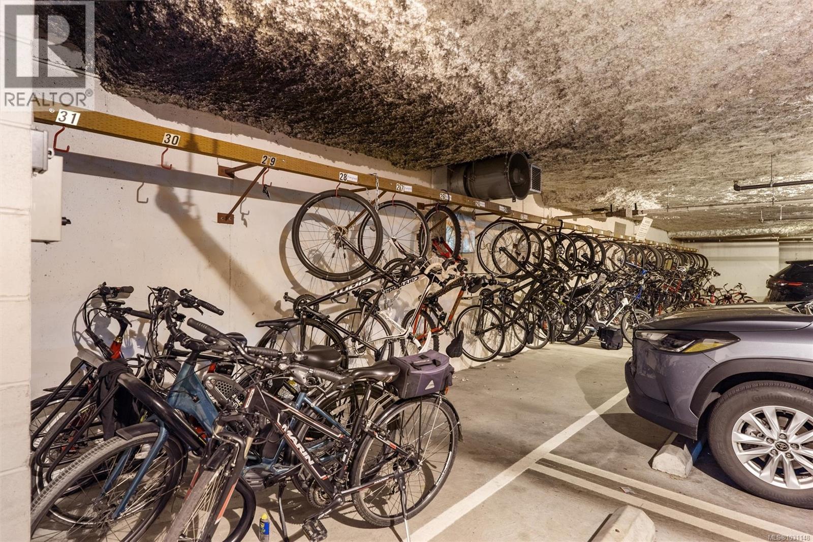 #210 799 BLACKBERRY RD - 23