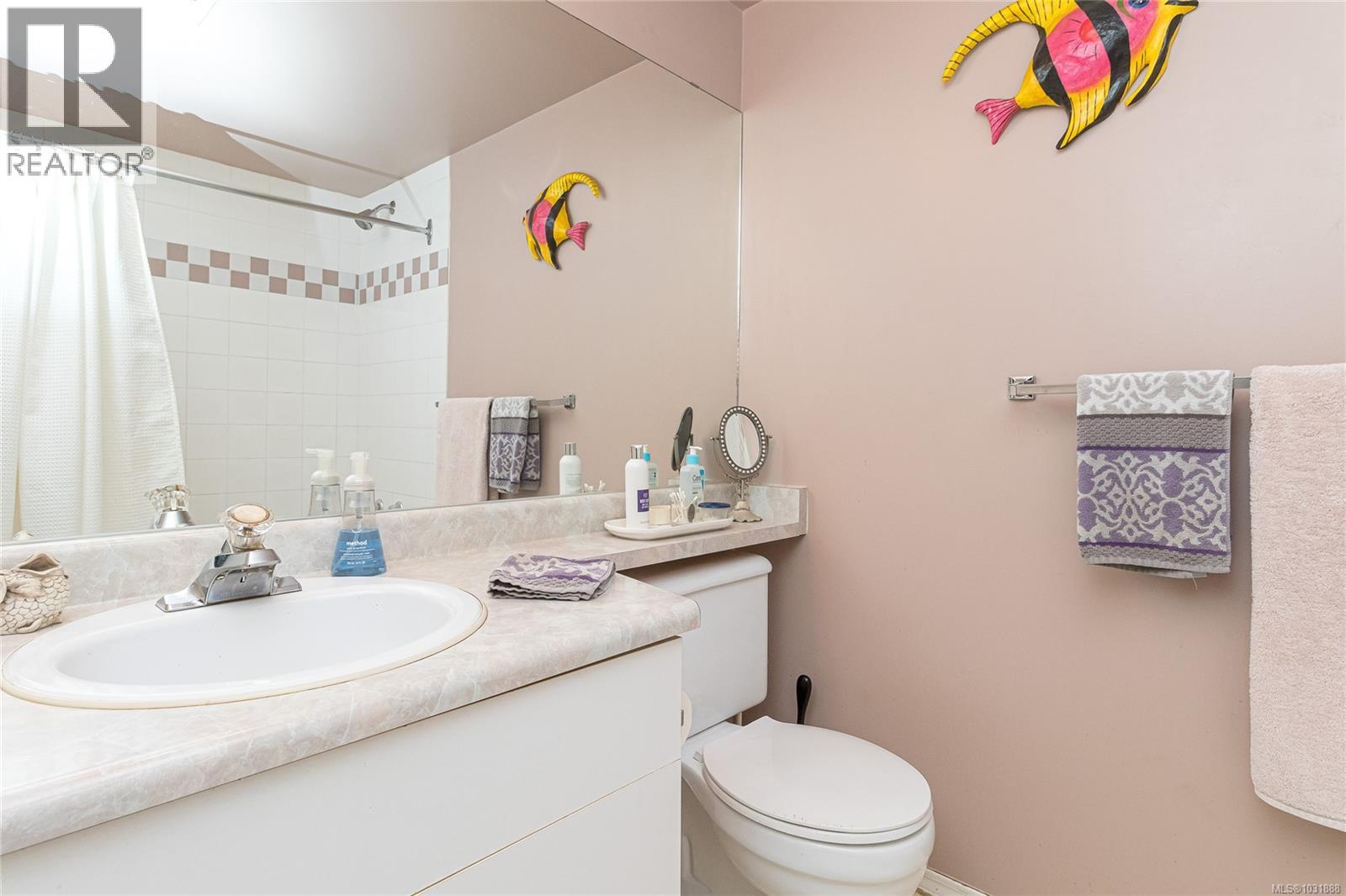 #304 2511 QUADRA ST - 13