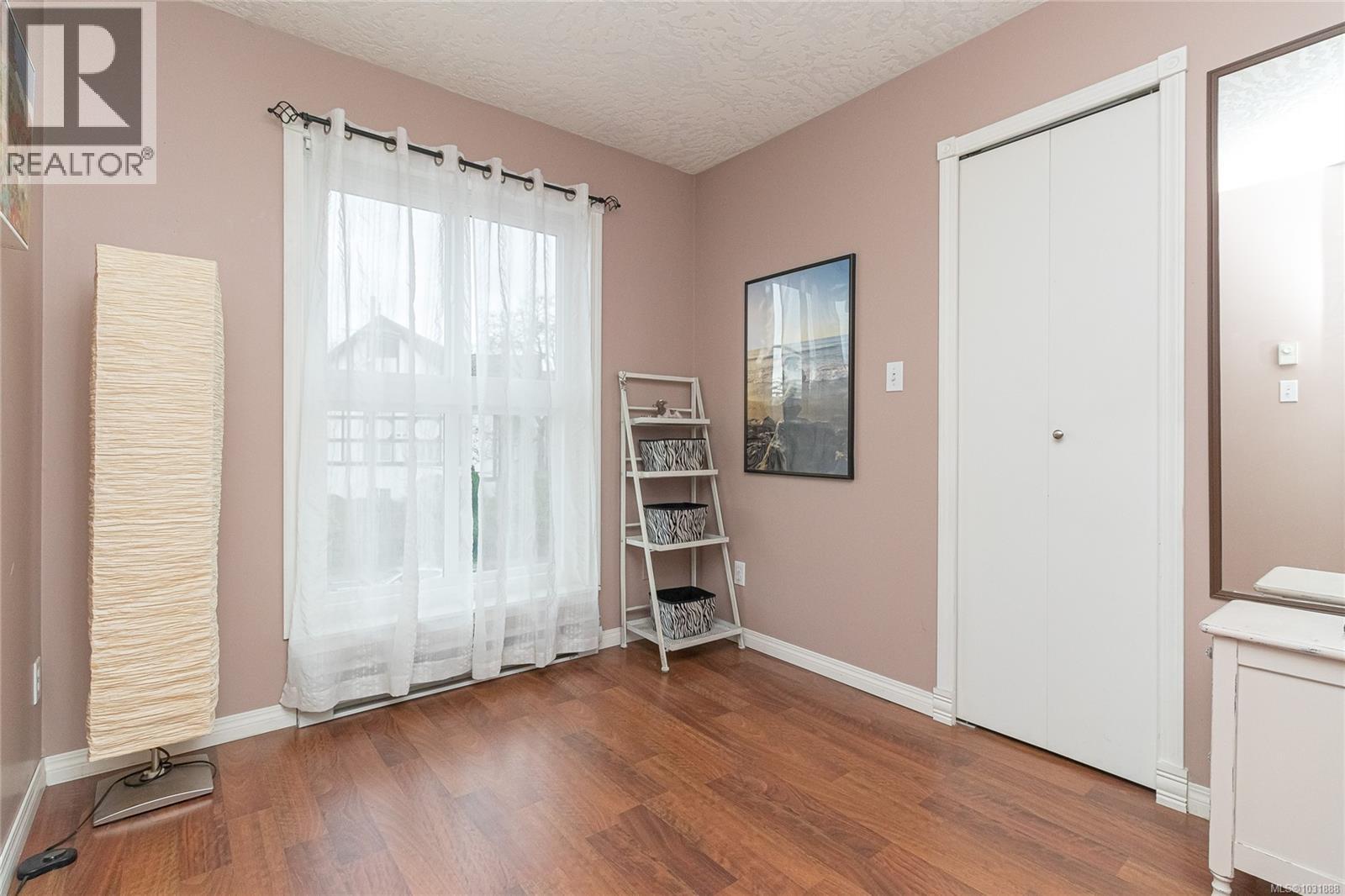 #304 2511 QUADRA ST - 14