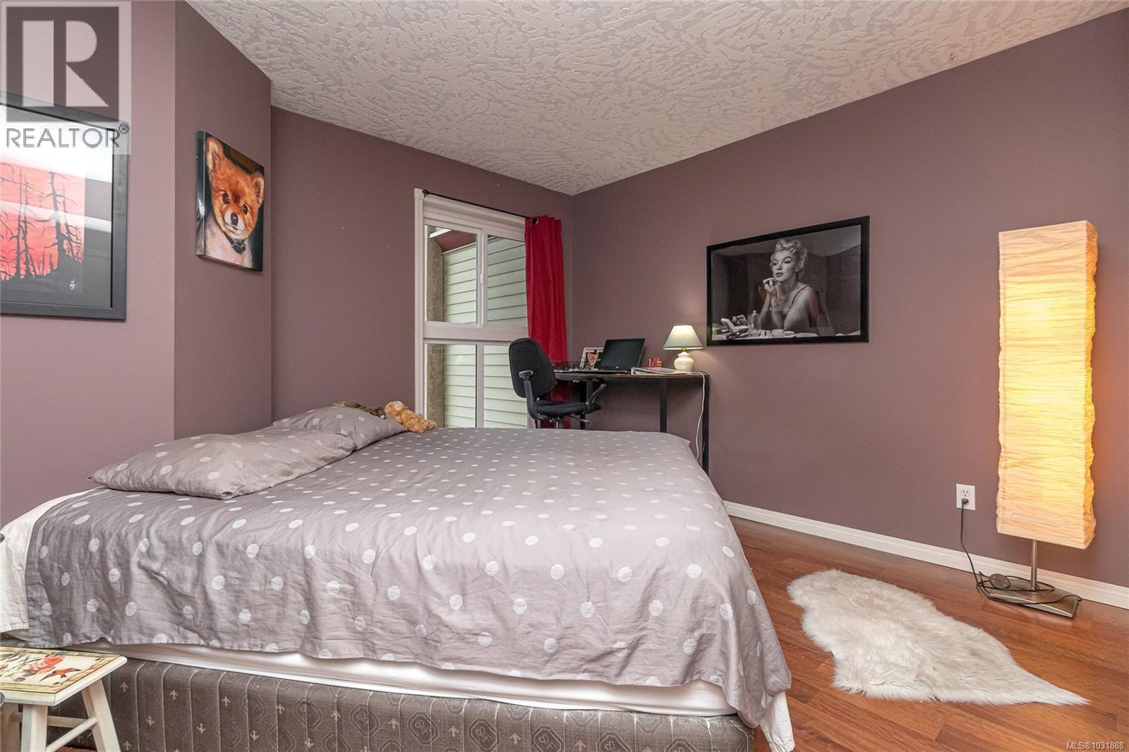 #304 2511 QUADRA ST - 11