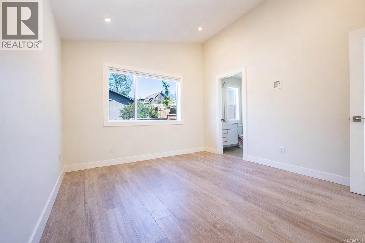 #109 3429 HAPPY VALLEY RD - 13