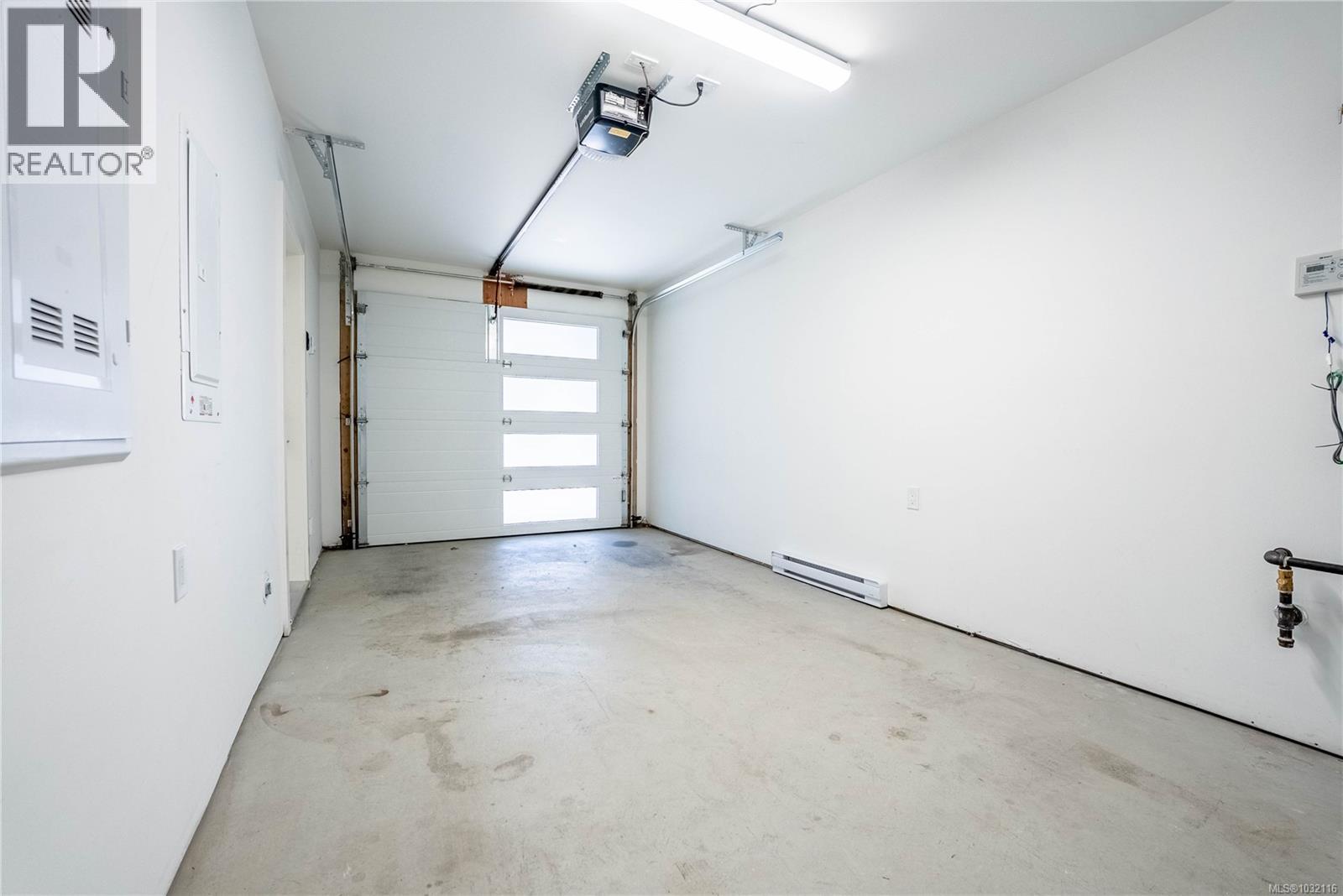 #109 3429 HAPPY VALLEY RD - 25