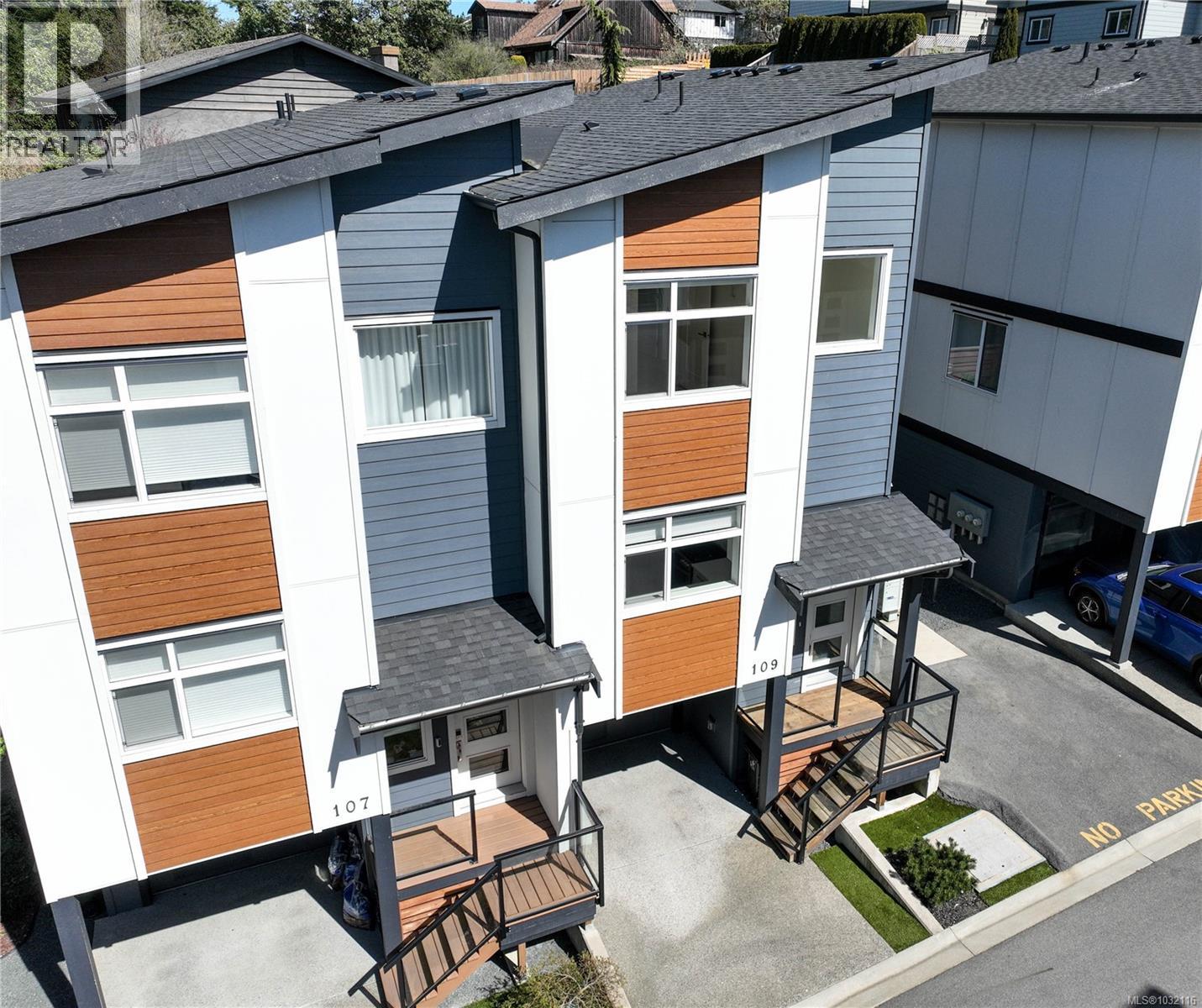 #109 3429 HAPPY VALLEY RD - 32