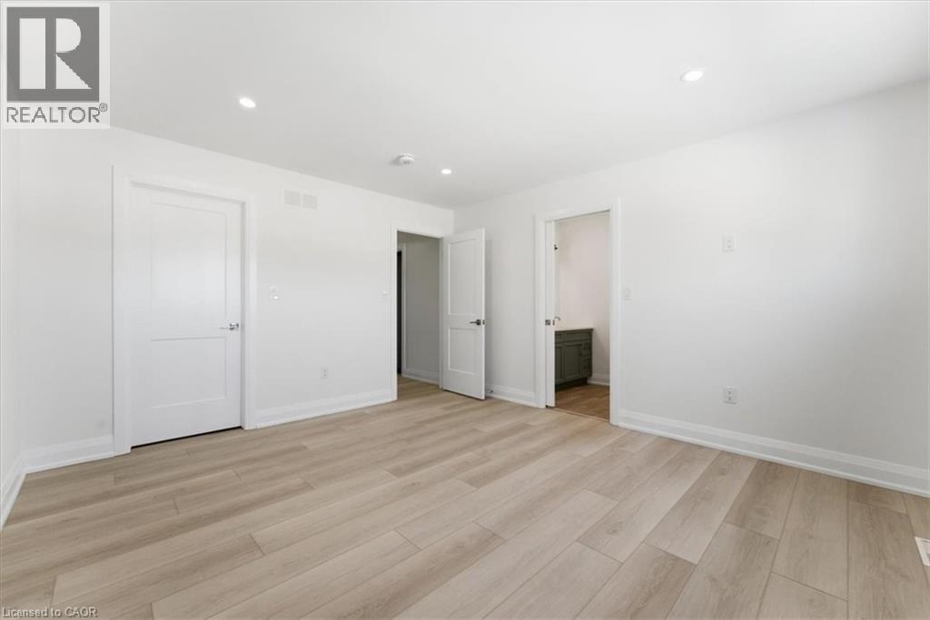 3689 ELM Street - 26