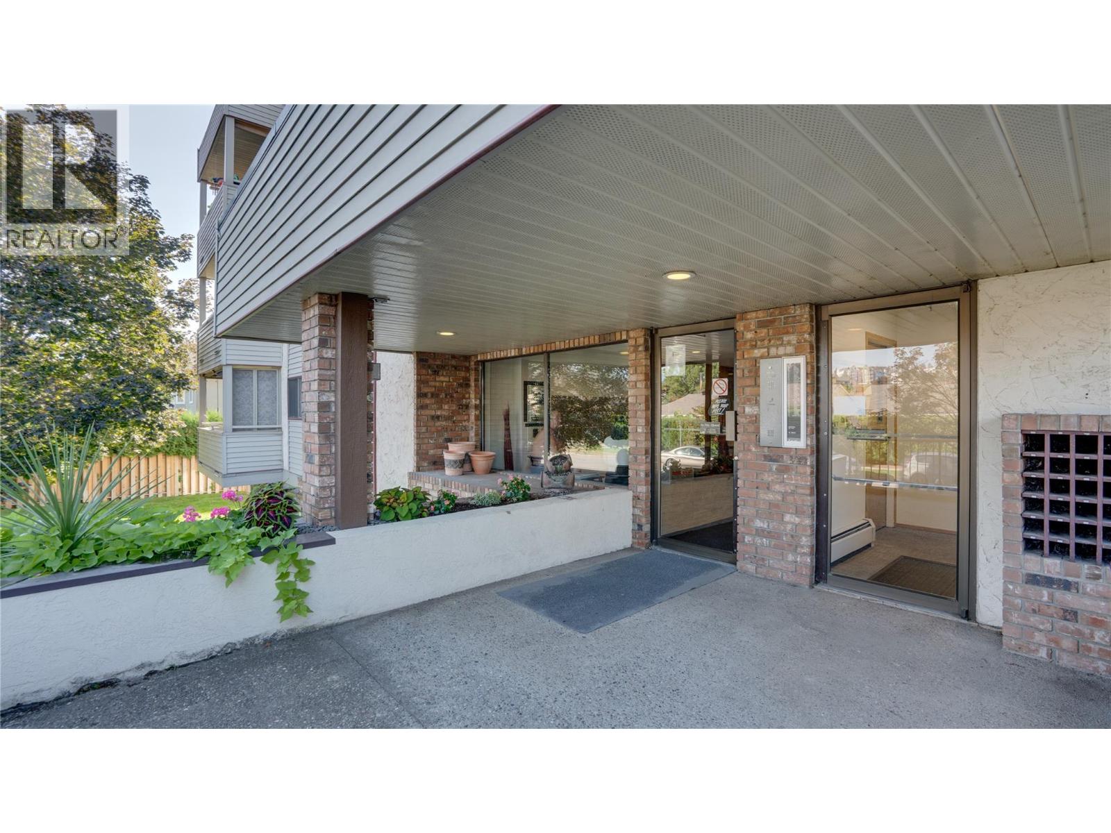 #105 3608 27 Avenue - 4