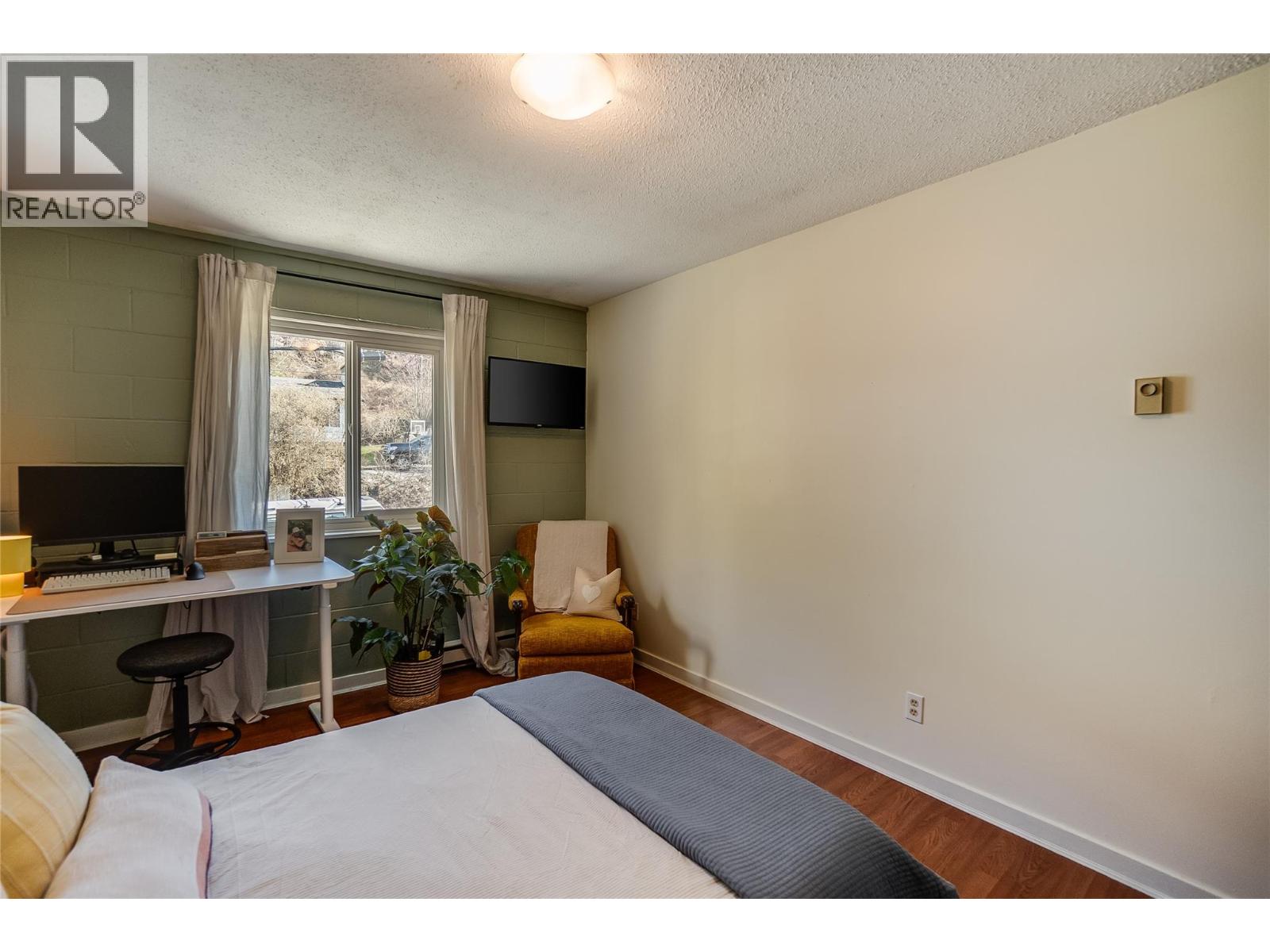 #402 191 TREVOR STREET - 27