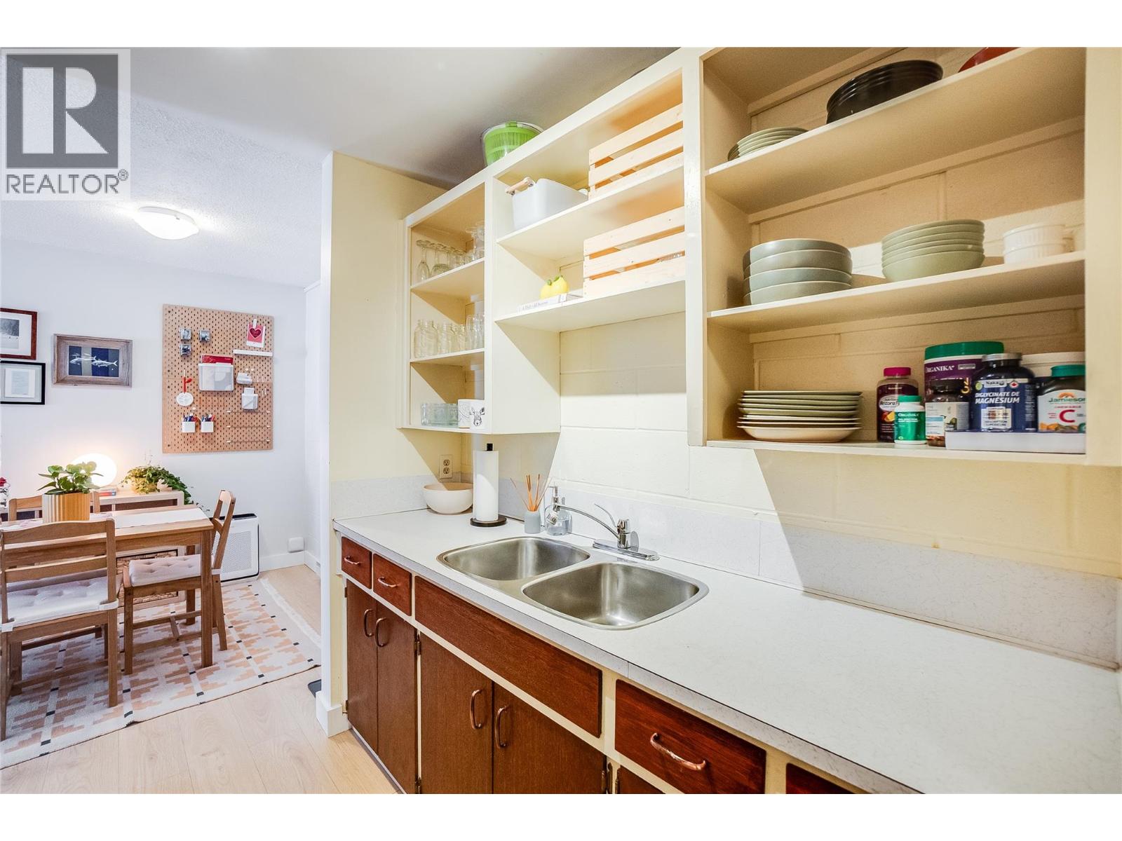 #402 191 TREVOR STREET - 12