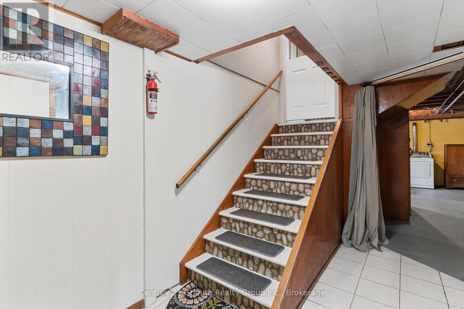 1523 COUNTY ROAD 21 ROAD - 33