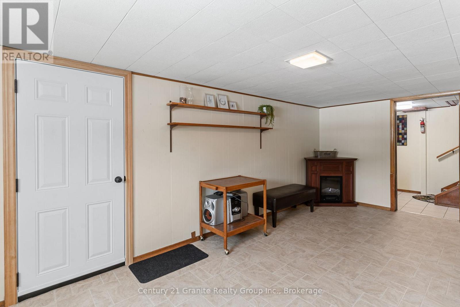 1523 COUNTY ROAD 21 ROAD - 37