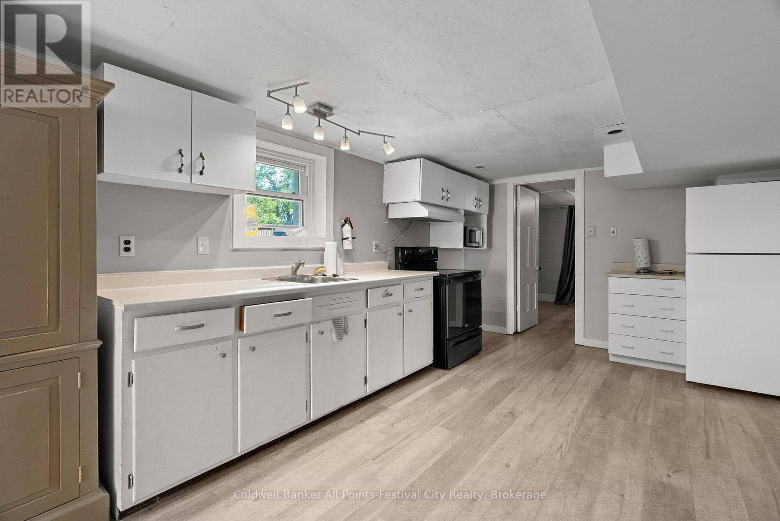36404B HURON ROAD - 22