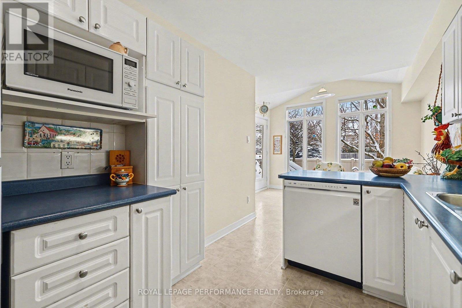 214 WINDHURST DRIVE — photo 13