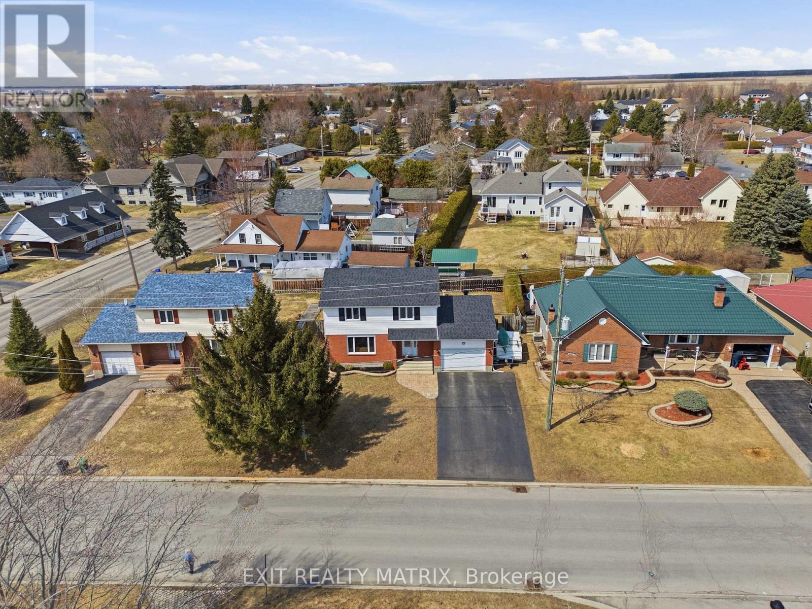 144 CENTENAIRE STREET - 37