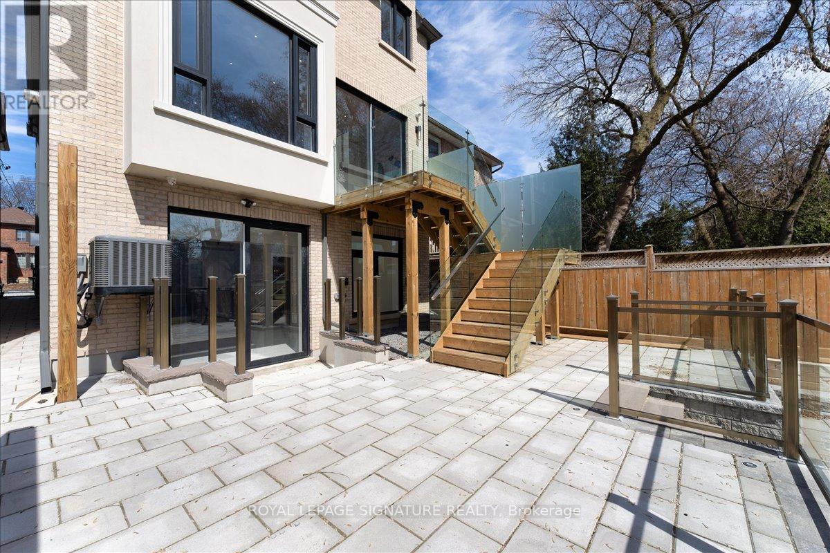 505 SOUDAN AVENUE - 34