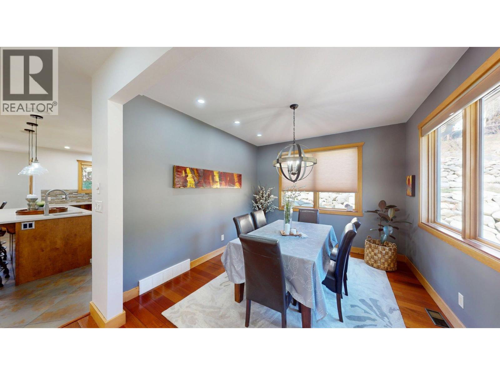 2455 Colin Crescent, Trail