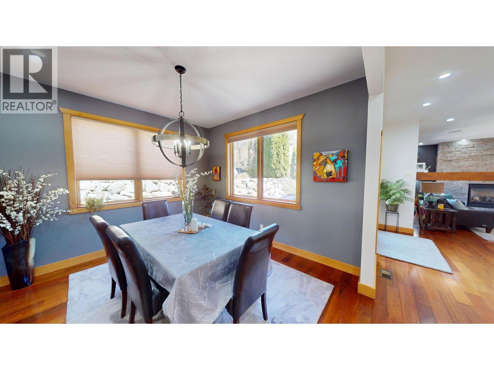 2455 Colin Crescent, Trail