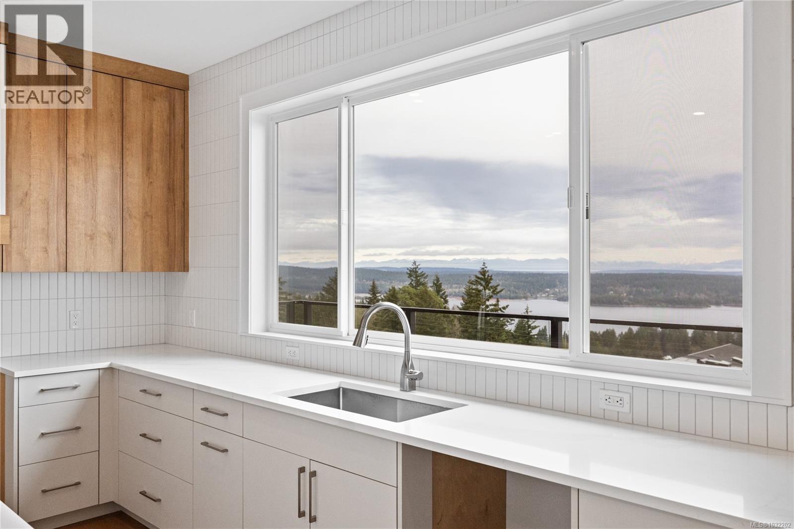414 Thetis Dr - 10