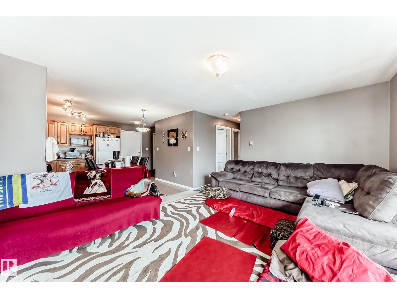 #203 11827 105 ST NW - 17