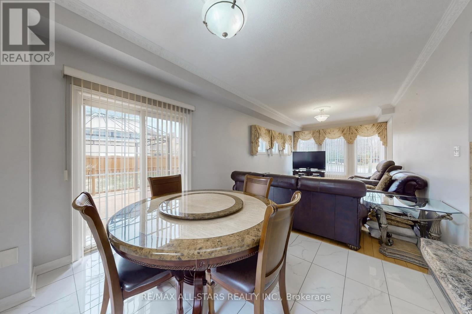 75 GLORIA CRESCENT - 25