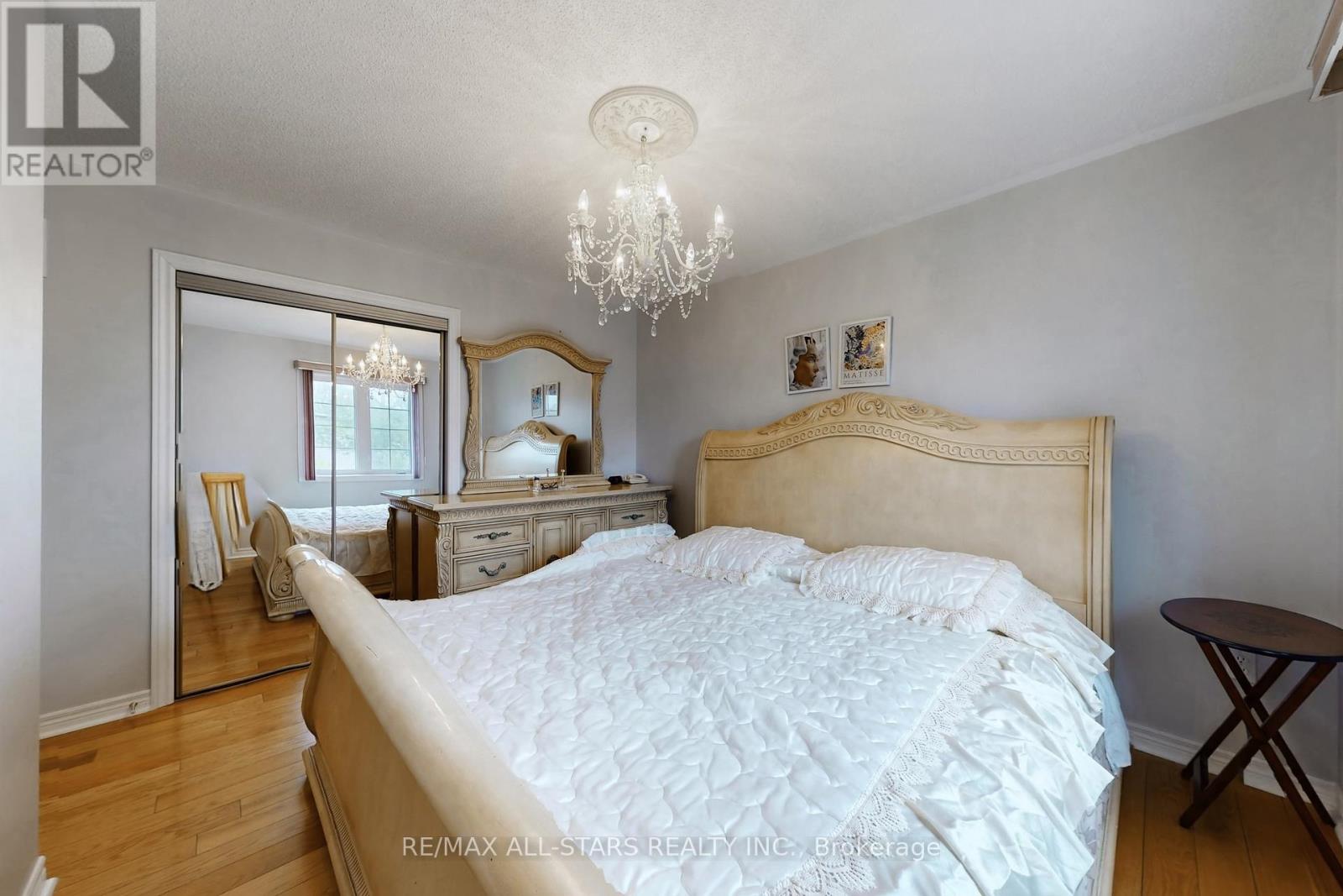 75 GLORIA CRESCENT - 34