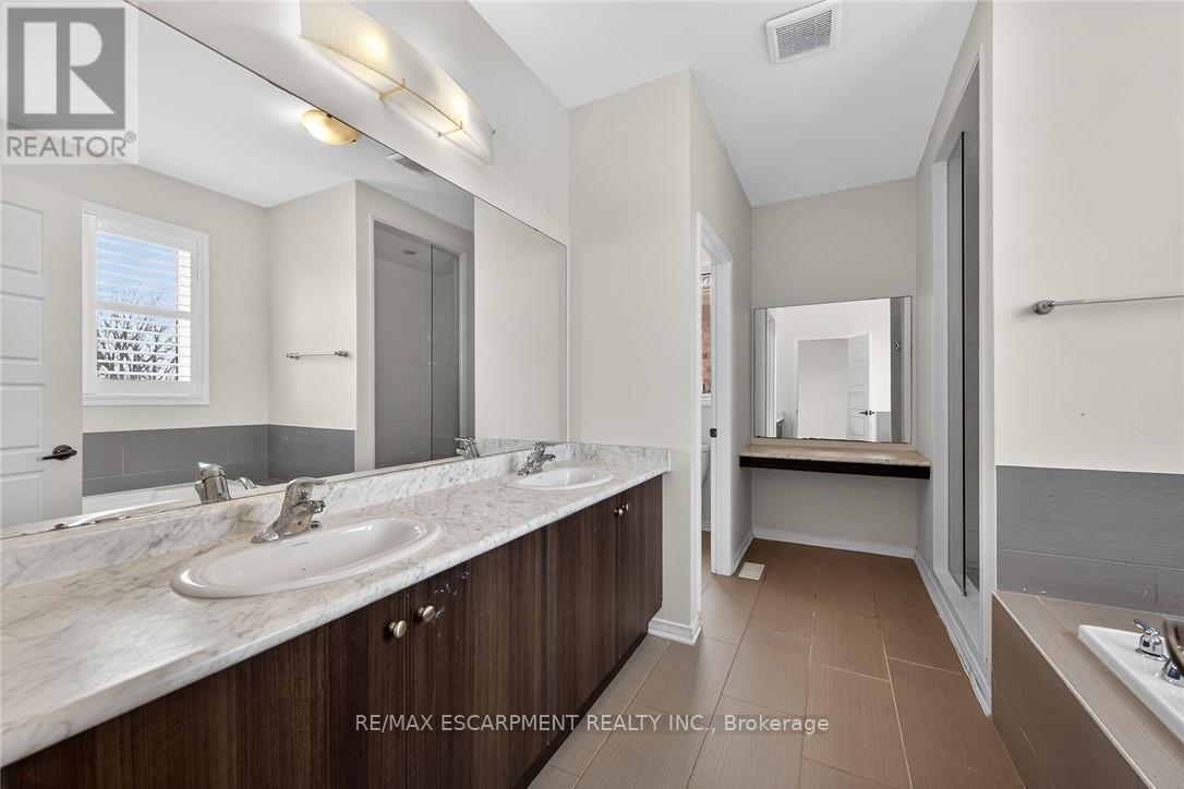 17 LARRY CRESCENT — photo 30