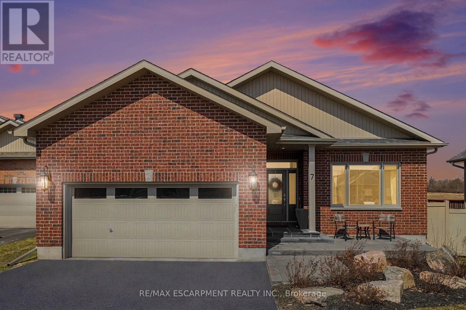 7 SENATORS GATE DRIVE